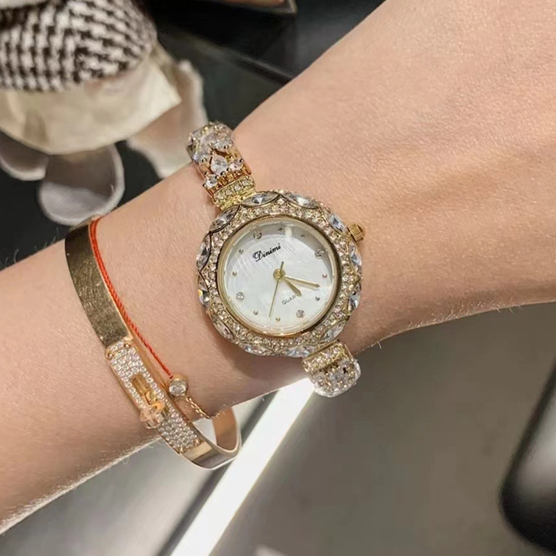Zarif ve şık Kore tarzı kadın  - Luxury Watch Value incelemesi ve fiyatı
